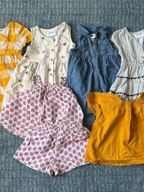 Old Navy Summer Collection, girls size 2t, sold as a LOT (7 pieces)